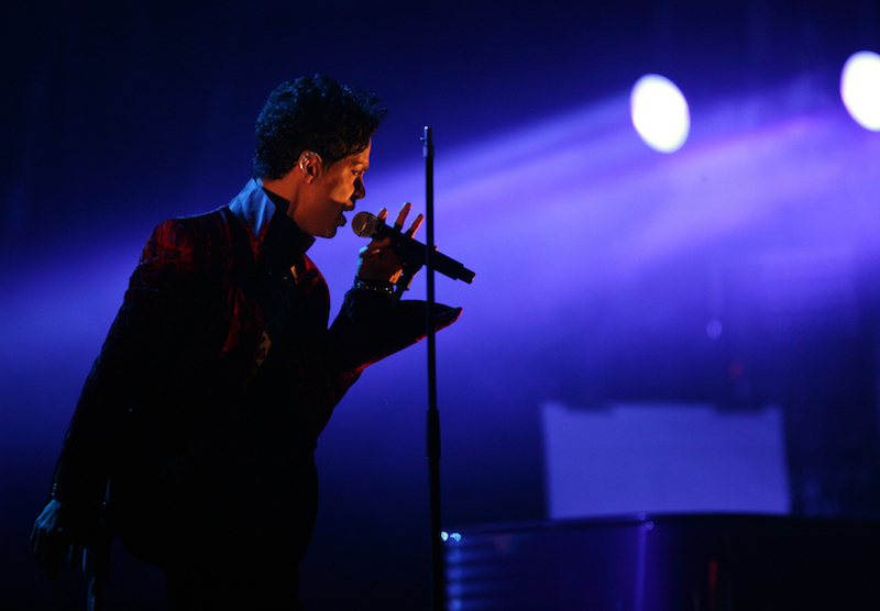 Prince onstage in Budapest 2011